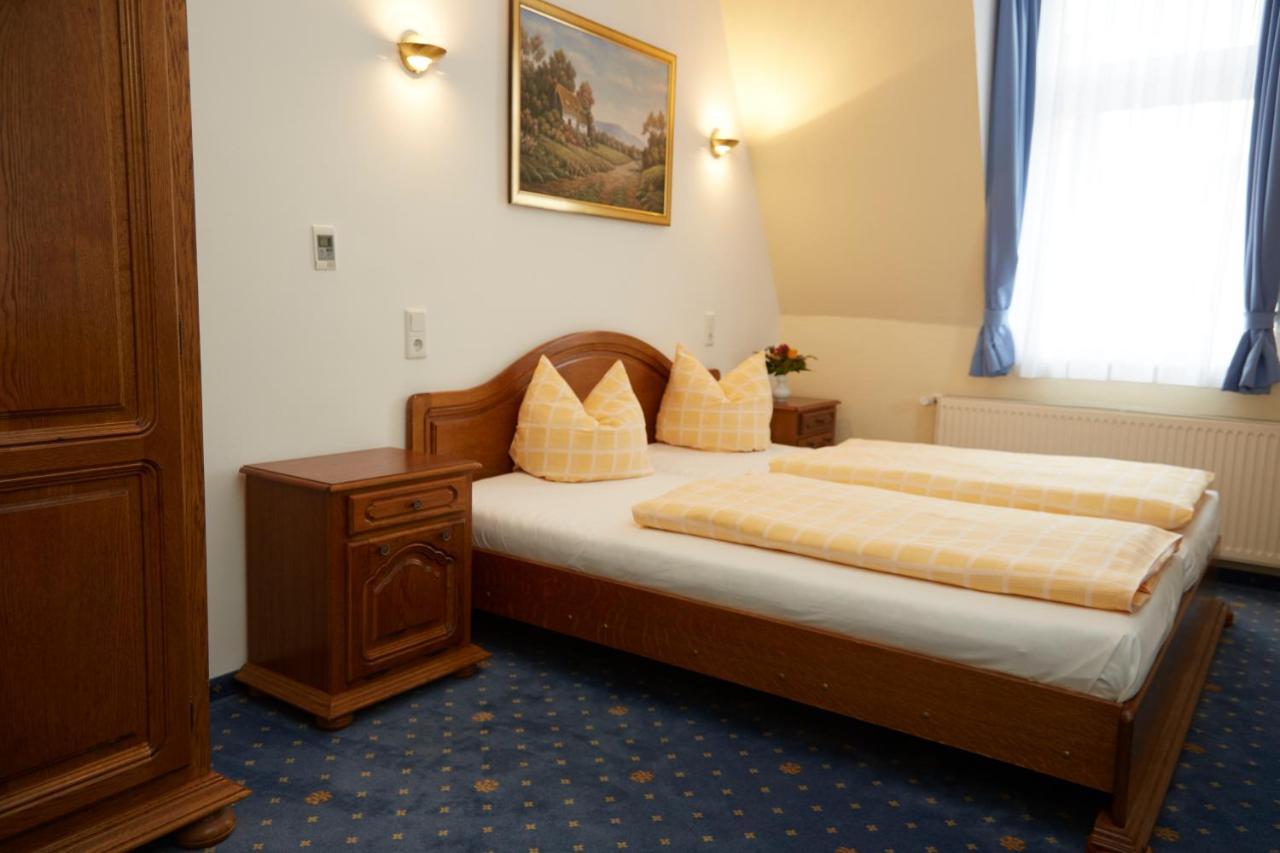 Bed & Breakfast Hotel Muellerhof Caputh Exterior photo